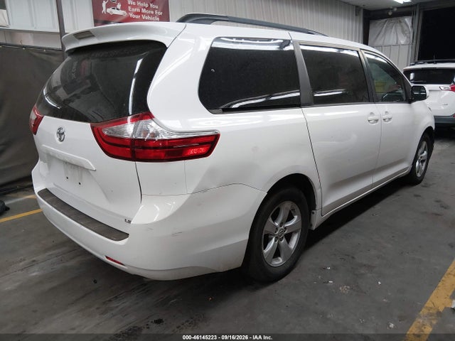 Продаж на аукціоні авто 2017 Toyota Sienna Le 8 Passenger, vin: 5TDKZ3DC4HS855460, номер лоту: 46145223
