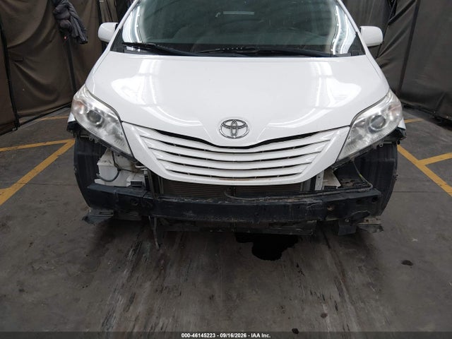 Продаж на аукціоні авто 2017 Toyota Sienna Le 8 Passenger, vin: 5TDKZ3DC4HS855460, номер лоту: 46145223
