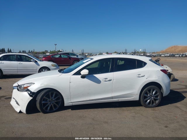Продажа на аукционе авто 2018 Mazda Mazda3 Touring, vin: 3MZBN1L37JM180241, номер лота: 46145308