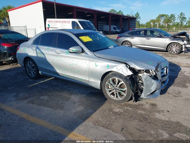 2018 Mercedes-benz C 300 4matic მანქანა იყიდება აუქციონზე, vin: 55SWF4KBXJU250636, აუქციონის ნომერი: 46145408