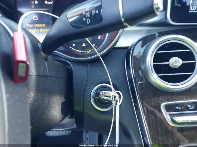 Продажа на аукционе авто 2018 Mercedes-benz C 300 4matic, vin: 55SWF4KBXJU250636, номер лота: 46145408