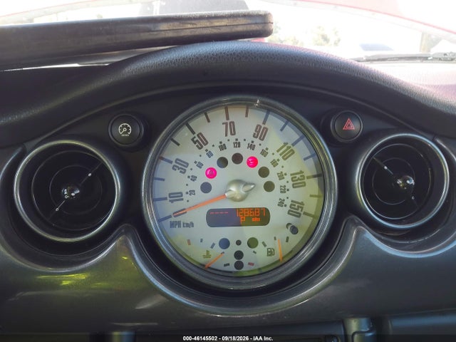 2005 Mini Cooper მანქანა იყიდება აუქციონზე, vin: WMWRC33405TJ63779, აუქციონის ნომერი: 46145502