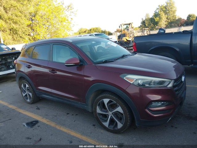 2016 KM8J33A25GU074526 main image