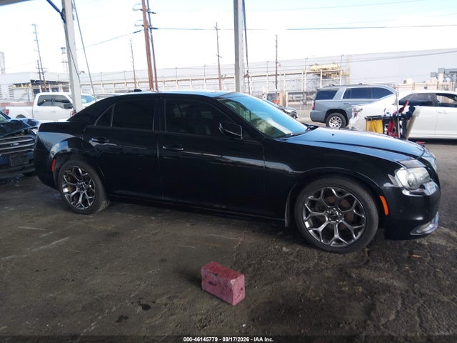 2015 Chrysler 300 300s მანქანა იყიდება აუქციონზე, vin: 2C3CCABG1FH803140, აუქციონის ნომერი: 46145779