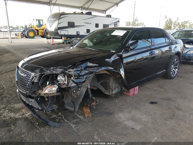 2015 Chrysler 300 300s მანქანა იყიდება აუქციონზე, vin: 2C3CCABG1FH803140, აუქციონის ნომერი: 46145779