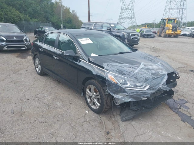 2018 5NPE34AF8JH657981 main image