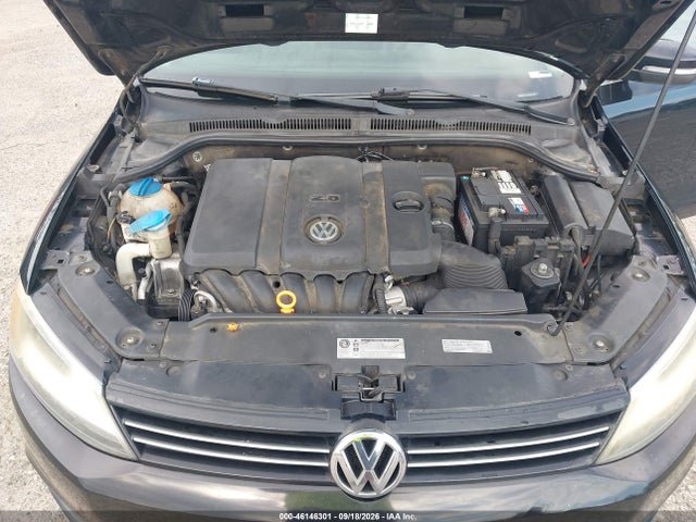 2013 Volkswagen Jetta 2.5l Se მანქანა იყიდება აუქციონზე, vin: 3VWDP7AJ1DM418631, აუქციონის ნომერი: 46146301
