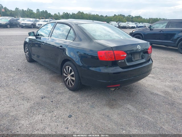 2013 Volkswagen Jetta 2.5l Se მანქანა იყიდება აუქციონზე, vin: 3VWDP7AJ1DM418631, აუქციონის ნომერი: 46146301