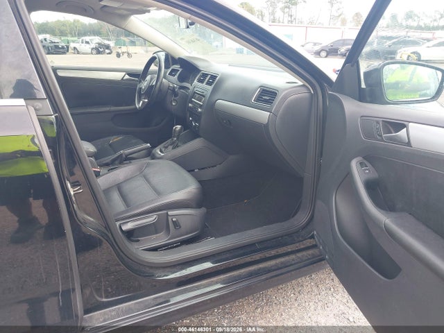 2013 Volkswagen Jetta 2.5l Se მანქანა იყიდება აუქციონზე, vin: 3VWDP7AJ1DM418631, აუქციონის ნომერი: 46146301
