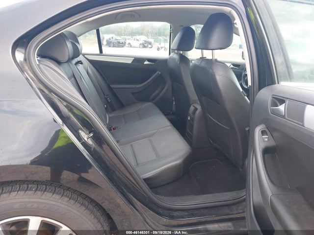 2013 Volkswagen Jetta 2.5l Se მანქანა იყიდება აუქციონზე, vin: 3VWDP7AJ1DM418631, აუქციონის ნომერი: 46146301