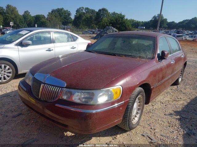Продажа на аукционе авто 2001 Lincoln Town Car Executive, vin: 1LNHM81W91Y724535, номер лота: 46146371