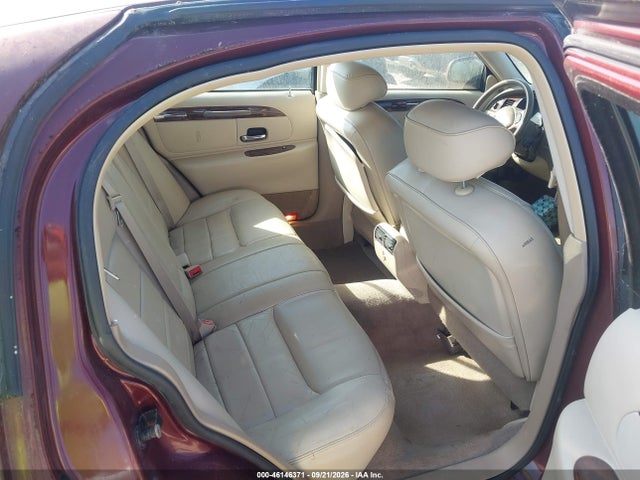 Продажа на аукционе авто 2001 Lincoln Town Car Executive, vin: 1LNHM81W91Y724535, номер лота: 46146371