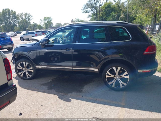 46146432 :رقم المزاد ، WVGRF7BP3HD003922 vin ، 2017 Volkswagen Touareg V6 Wolfsburg Edition مزاد بيع
