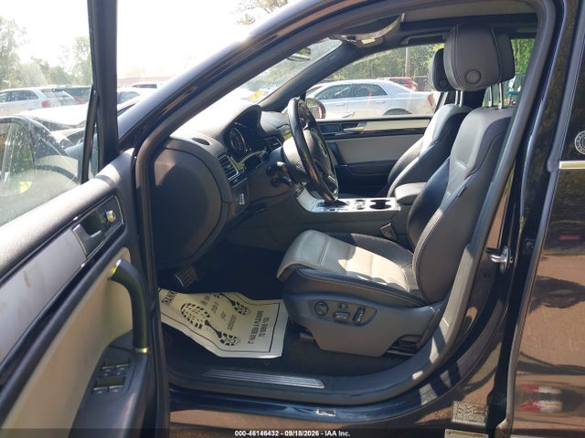 46146432 :رقم المزاد ، WVGRF7BP3HD003922 vin ، 2017 Volkswagen Touareg V6 Wolfsburg Edition مزاد بيع