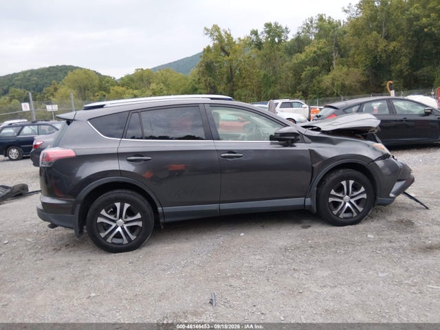2017 Toyota Rav4 Le მანქანა იყიდება აუქციონზე, vin: JTMBFREV0HJ136912, აუქციონის ნომერი: 46146453