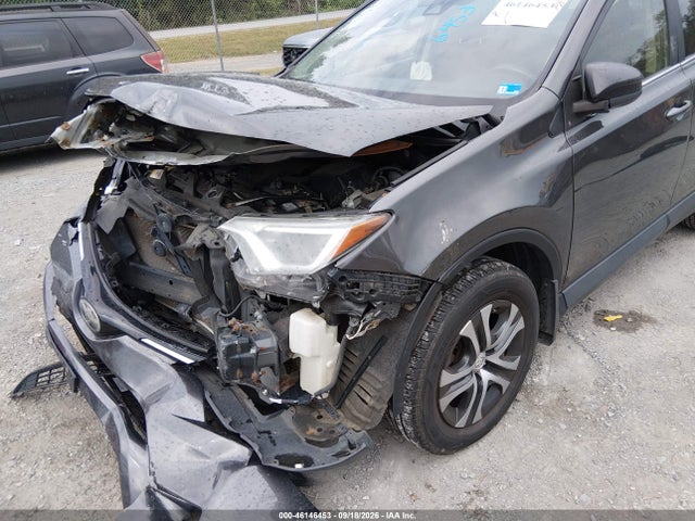 2017 Toyota Rav4 Le მანქანა იყიდება აუქციონზე, vin: JTMBFREV0HJ136912, აუქციონის ნომერი: 46146453