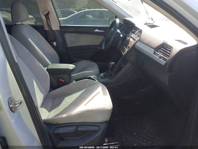 Продажа на аукционе авто 2018 Volkswagen Tiguan 2.0t S, vin: 3VV1B7AX4JM095195, номер лота: 46146569