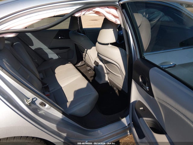 46146584 :رقم المزاد ، 1HGCR2F88EA107411 vin ، 2014 Honda Accord Ex-l مزاد بيع