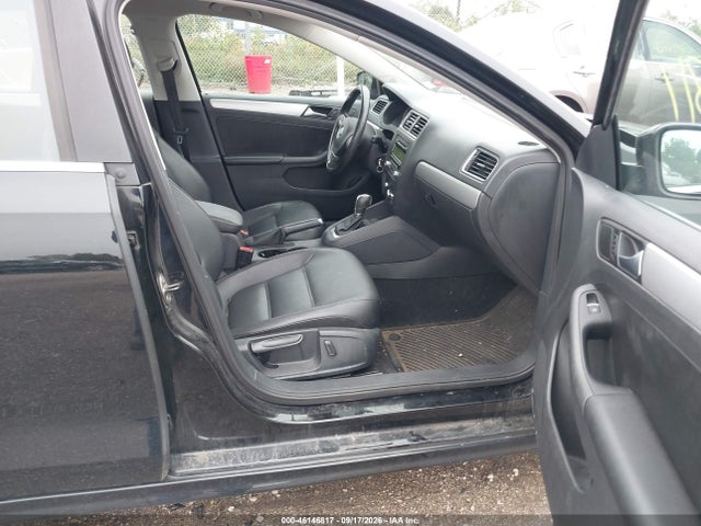 2014 Volkswagen Jetta 1.8t Se მანქანა იყიდება აუქციონზე, vin: 3VWD07AJXEM400201, აუქციონის ნომერი: 46146817