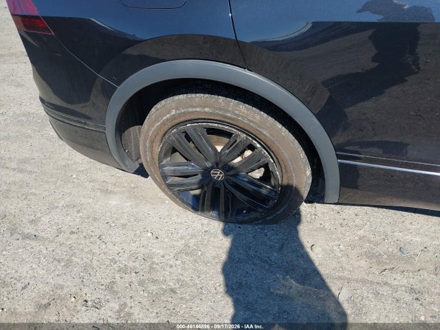 Aukcja sprzedaży 2022 Volkswagen Tiguan 2.0t Se R-line Black, vin: 3VV8B7AX3NM069630, numer aukcji: 46146896