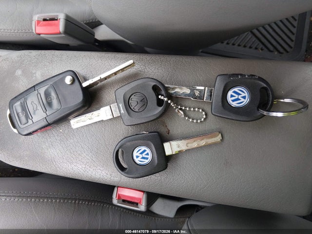 46147079 :رقم المزاد ، WVWEH63B61E033166 vin ، 2001 Volkswagen Passat Glx مزاد بيع