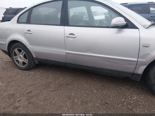 46147079 :رقم المزاد ، WVWEH63B61E033166 vin ، 2001 Volkswagen Passat Glx مزاد بيع