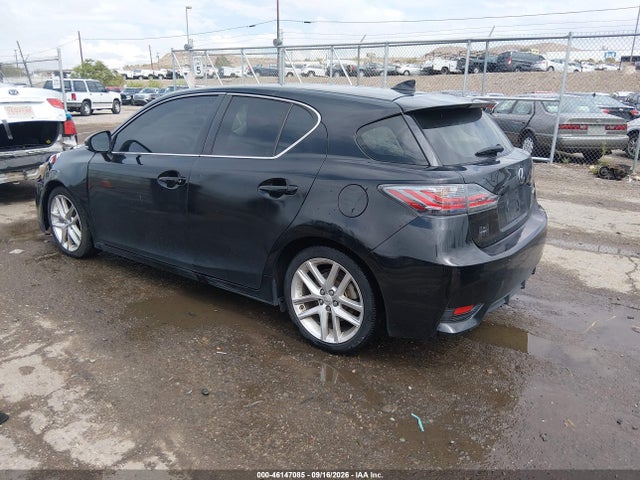 Lexus CT 200H 2015 JTHKD5BH6F2250416 Image 3
