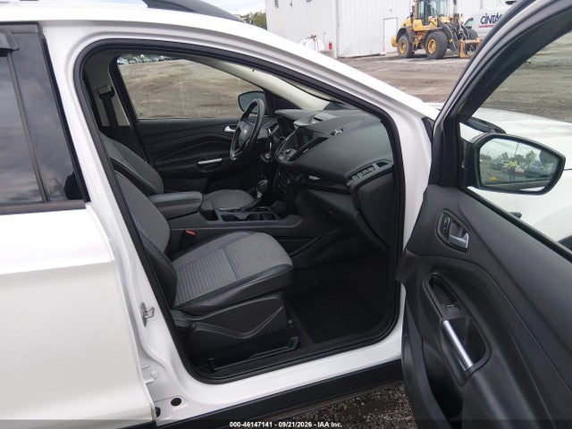 46147141 :رقم المزاد ، 1FMCU9GD9HUD80731 vin ، 2017 Ford Escape Se مزاد بيع