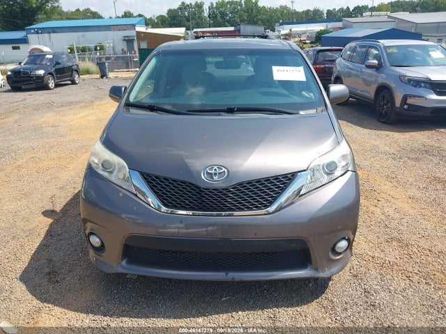 46147279 :رقم المزاد ، 5TDDZ3DC6HS179702 vin ، 2017 Toyota Sienna Xle 7 Passenger مزاد بيع