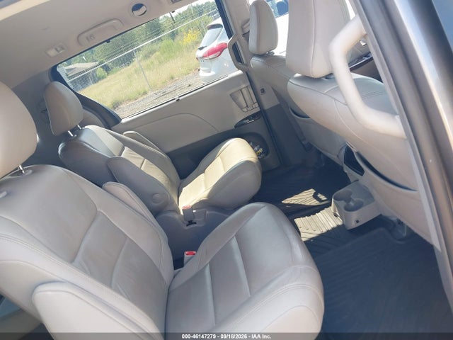 46147279 :رقم المزاد ، 5TDDZ3DC6HS179702 vin ، 2017 Toyota Sienna Xle 7 Passenger مزاد بيع
