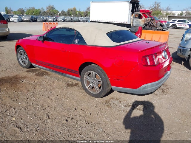 2010 Ford Mustang V6/v6 Premium მანქანა იყიდება აუქციონზე, vin: 1ZVBP8EN0A5121930, აუქციონის ნომერი: 46147374