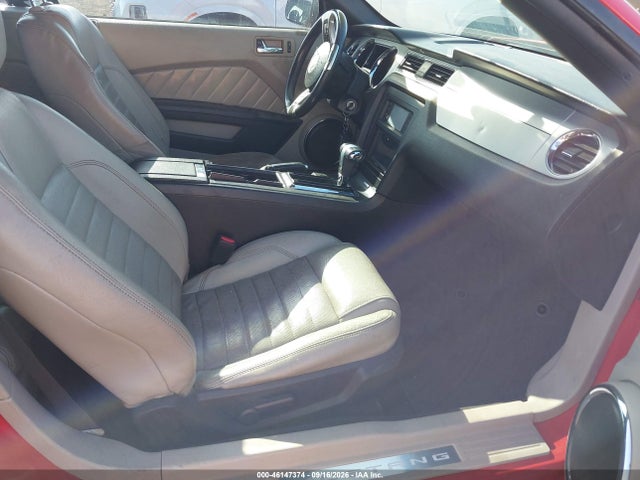 2010 Ford Mustang V6/v6 Premium მანქანა იყიდება აუქციონზე, vin: 1ZVBP8EN0A5121930, აუქციონის ნომერი: 46147374