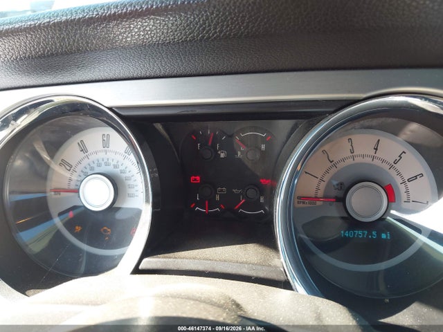 2010 Ford Mustang V6/v6 Premium მანქანა იყიდება აუქციონზე, vin: 1ZVBP8EN0A5121930, აუქციონის ნომერი: 46147374