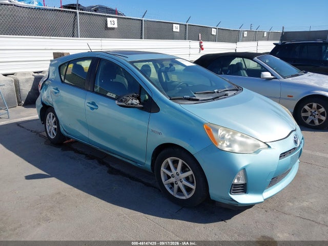 2013 Toyota Prius C Three მანქანა იყიდება აუქციონზე, vin: JTDKDTB30D1046112, აუქციონის ნომერი: 46147425
