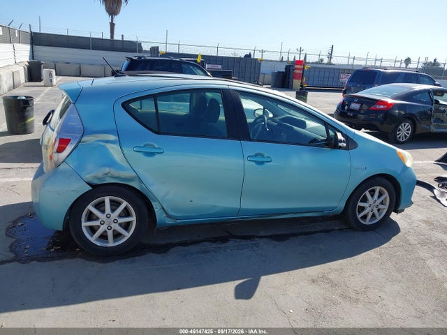 2013 Toyota Prius C Three მანქანა იყიდება აუქციონზე, vin: JTDKDTB30D1046112, აუქციონის ნომერი: 46147425