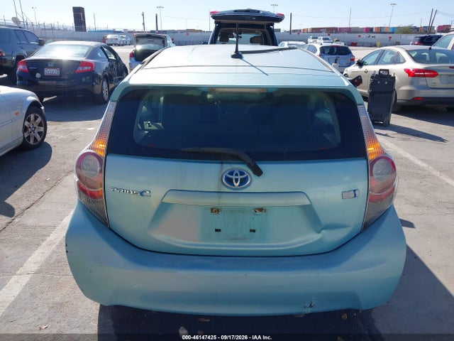 2013 Toyota Prius C Three მანქანა იყიდება აუქციონზე, vin: JTDKDTB30D1046112, აუქციონის ნომერი: 46147425