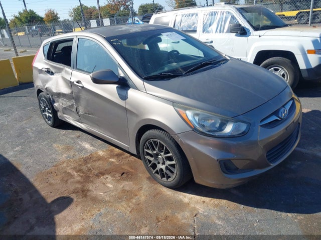 2014 Hyundai Accent Gs მანქანა იყიდება აუქციონზე, vin: KMHCT5AE8EU155676, აუქციონის ნომერი: 46147574
