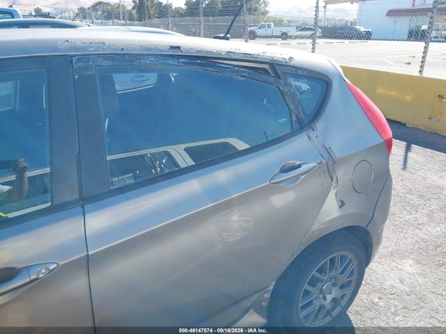 2014 Hyundai Accent Gs მანქანა იყიდება აუქციონზე, vin: KMHCT5AE8EU155676, აუქციონის ნომერი: 46147574