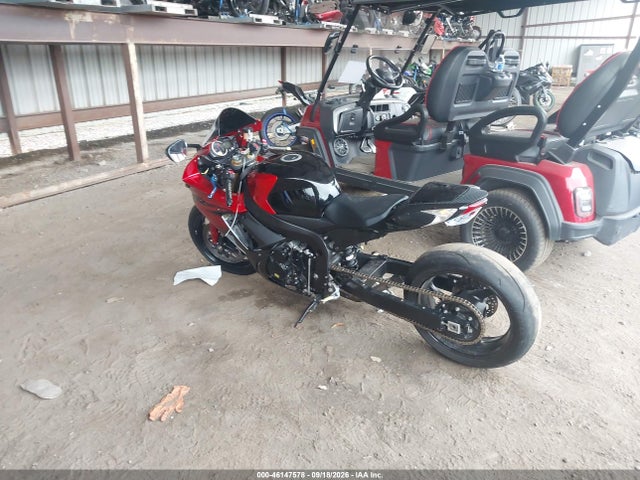 Suzuki GSX-R750 2014 JS1GR7MA5E2100293 Image 3