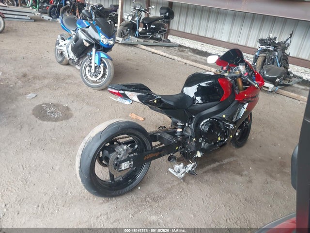 Suzuki GSX-R750 2014 JS1GR7MA5E2100293 Image 4