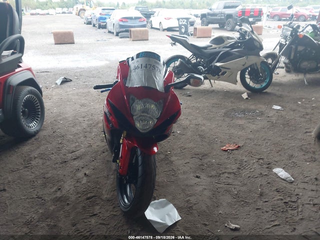 Suzuki GSX-R750 2014 JS1GR7MA5E2100293 Image 5
