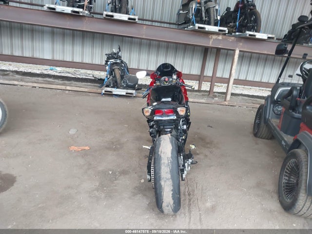 Suzuki GSX-R750 2014 JS1GR7MA5E2100293 Image 6