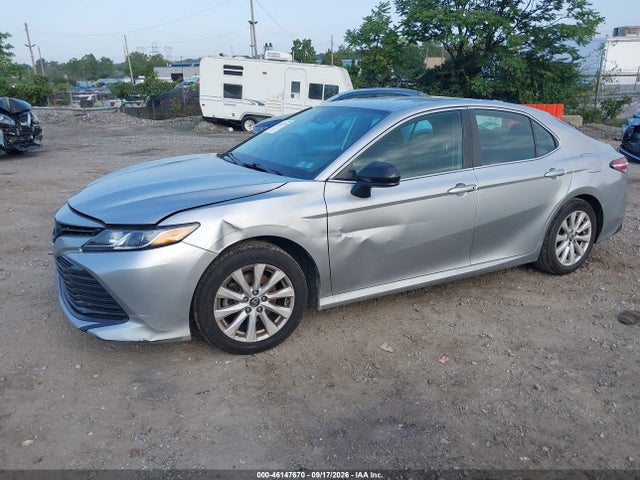 Toyota CAMRY LE 2019 4T1B11HK7KU723157 Image 2