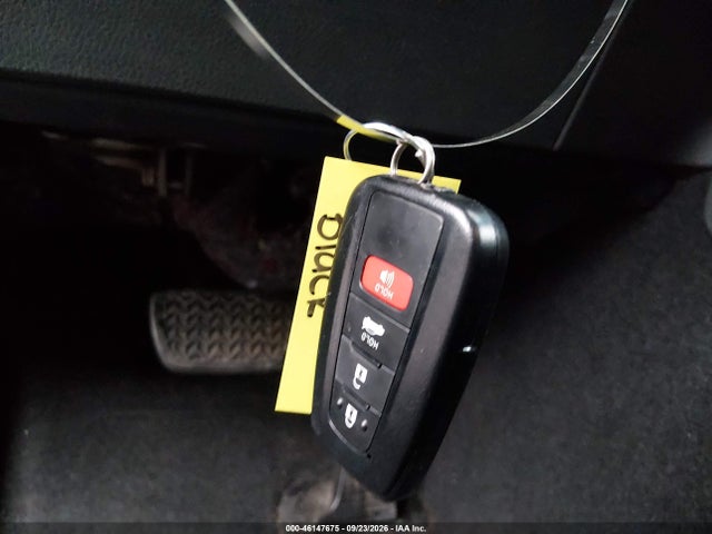 46147675 :رقم المزاد ، 4T1C31AK4LU546335 vin ، 2020 Toyota Camry Le Hybrid مزاد بيع