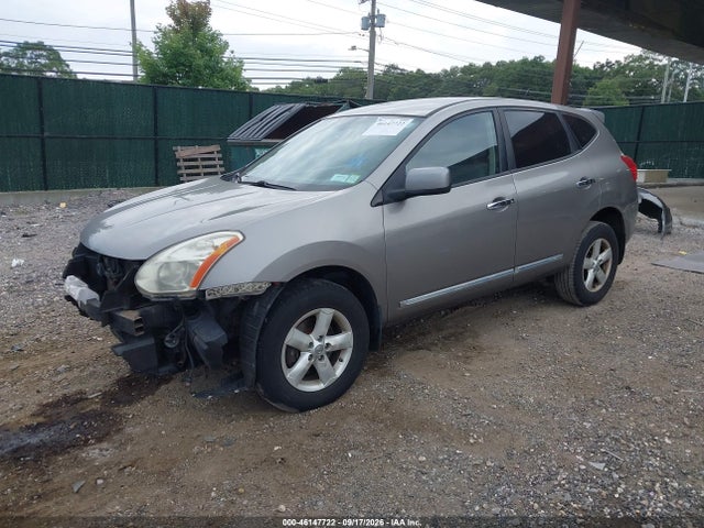 2013 Nissan Rogue S მანქანა იყიდება აუქციონზე, vin: JN8AS5MV5DW605317, აუქციონის ნომერი: 46147722