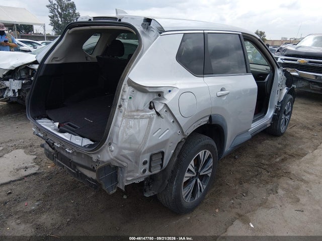 46147780 :رقم المزاد ، 5N1BT3BA1PC692653 vin ، 2023 Nissan Rogue Sv Fwd مزاد بيع