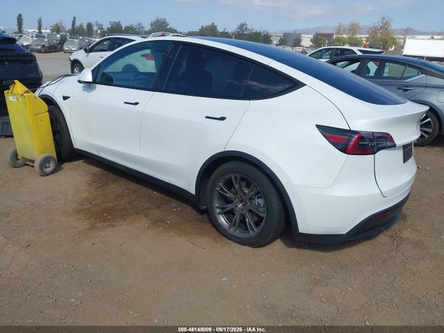 Продаж на аукціоні авто 2024 Tesla Model Y Long Range Single Motor Rear-wheel Drive/rwd, vin: 7SAYGDED1RF168894, номер лоту: 46148009