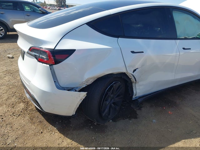 Продаж на аукціоні авто 2024 Tesla Model Y Long Range Single Motor Rear-wheel Drive/rwd, vin: 7SAYGDED1RF168894, номер лоту: 46148009