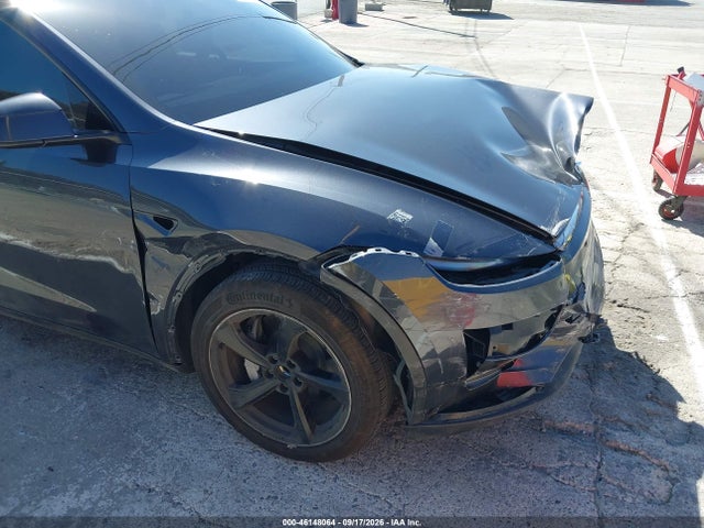 2026 Tesla Model Y Premium Rear-wheel Drive/rear-wheel Drive მანქანა იყიდება აუქციონზე, vin: 7SAYGDED7TF525762, აუქციონის ნომერი: 46148064