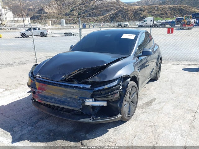 2026 Tesla Model Y Premium Rear-wheel Drive/rear-wheel Drive მანქანა იყიდება აუქციონზე, vin: 7SAYGDED7TF525762, აუქციონის ნომერი: 46148064